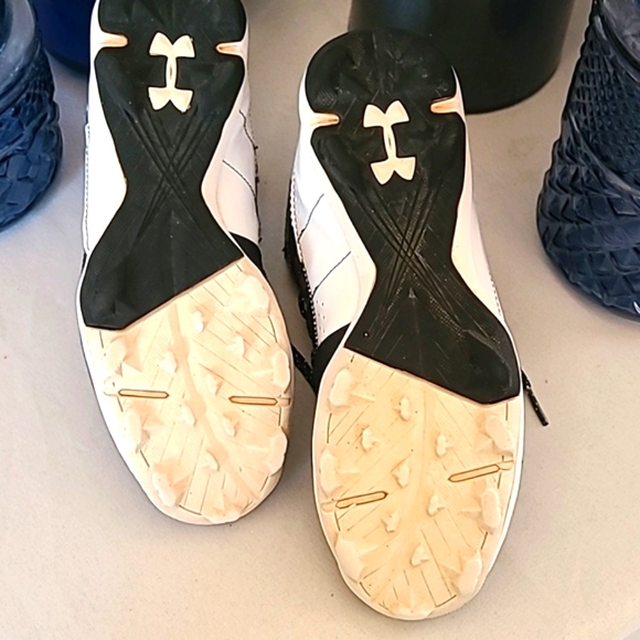 Under Armour Baseball Cleats - Picture 7 of 10